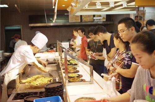 廣州珠江新城上班的白領們是如何解決午飯問題的？